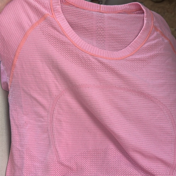 Lululemon Swiftly Tech Short-Sleeve - Picture 3 of 3
